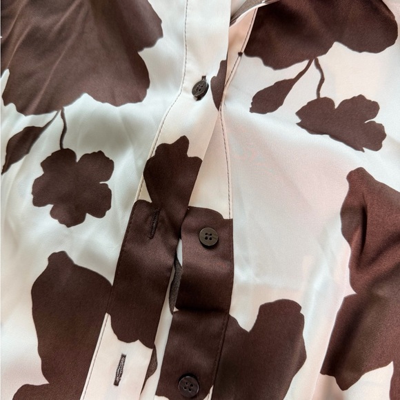 Women's Floral Button-Up Top - Picture 4 of 4